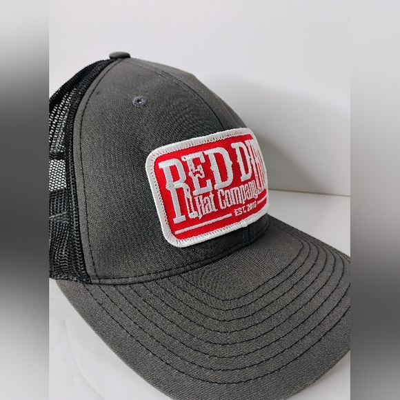 Red Dirt Men's Embroidered Logo Tag Patch Mesh Trucker Cap Adjustable - Picture 3 of 8